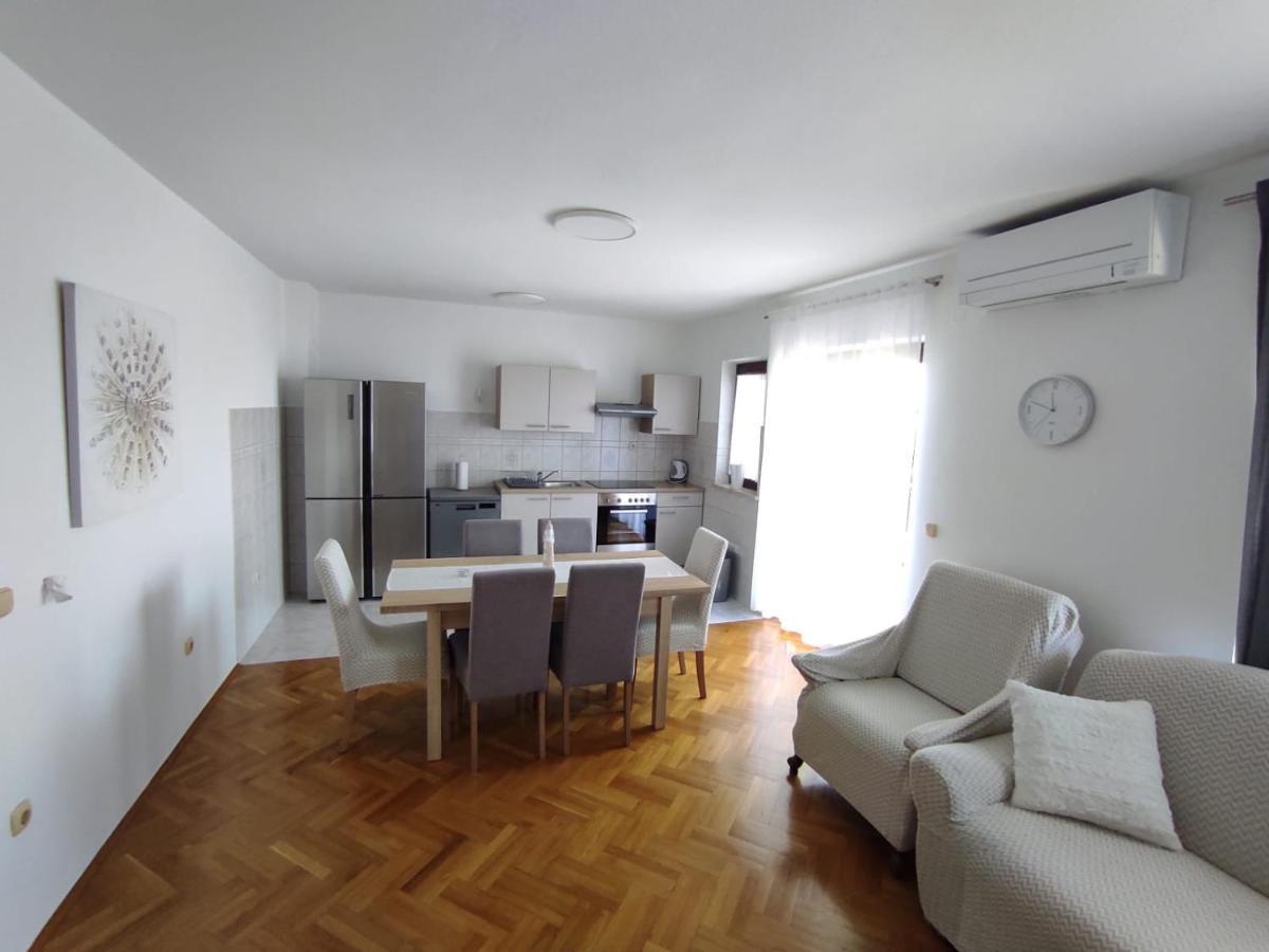 House Silva Apartment Подстрана Екстериор снимка